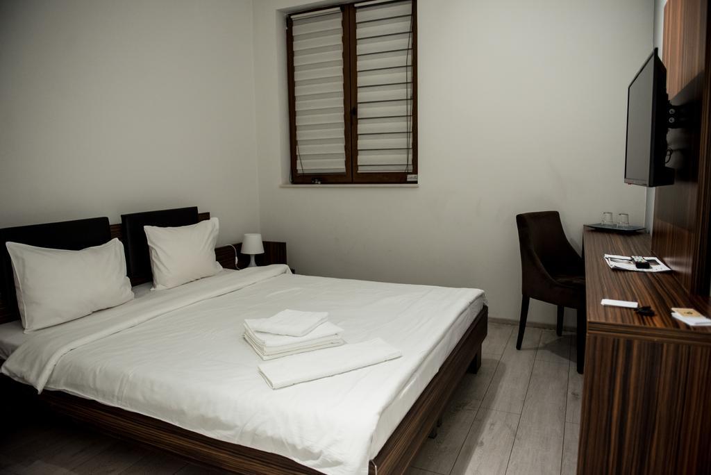 Luxe Stay Târgu-Mureş Exteriör bild